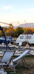 Camp Garden Park-Empty Pitches and Glamping Tents