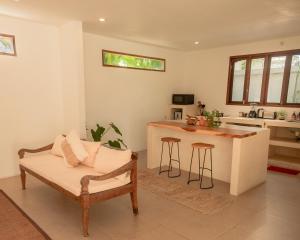 Charming 3 bedrooms villa in the heart of Canggu, Echo Beach
