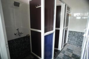 HOTEL METRO REGENCY INN