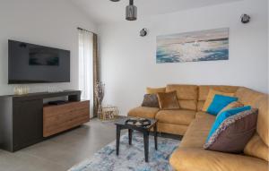 Cozy Home In Loborika With Wifi