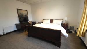 London Stockwell Station Apartment