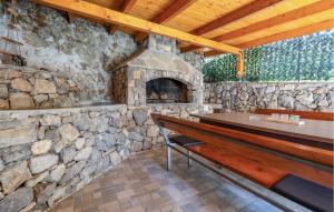 2 Bedroom Cozy Apartment In Rukavac