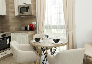 Azur Delux -1BD Flat with Parking & Pool by Flat Mаnаger