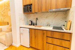 Blossom Cane Apartment