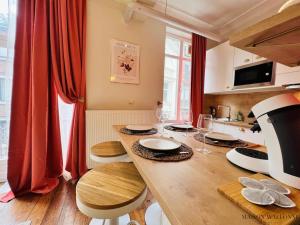 Lhaussmanien romantique - HEC, Jardin botanique