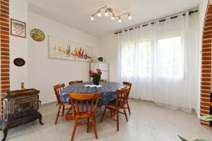 Apartment Davor 2330