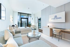 Cozy Central Home with Full Burj View