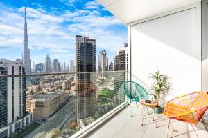 Cozy Central Home with Full Burj View
