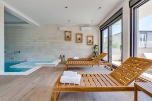 Terra Maiorum-Apartments with heated pool and water massage