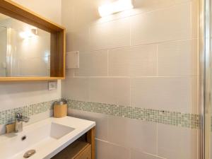 Appartements Chaleureux Appartement a Eaux-Bonnes, 2 Chambres, Residence Tranquille, Ideal Ete/Hiver - FR-1-400-129 : photos des chambres