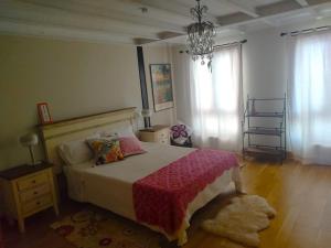 Casa Maitri- con piraguas junto a la ría