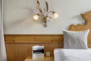 Double Room with Lake View room in Hotel und Naturhaus Bellevue