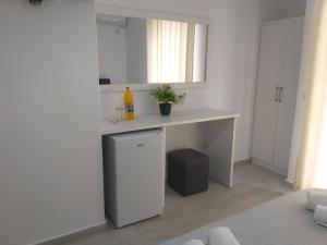 Deka-X Rooms