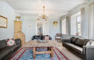 Gorgeous Home In Bredebro With Wifi