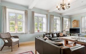 Gorgeous Home In Bredebro With Wifi