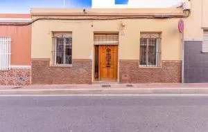 3 Bedroom Cozy Home In Santa Pola - 泰拜尔盖