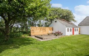 4 Bedroom Lovely Home In Ranum