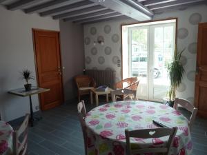 B&B / Chambres d'hotes Les Volets Bleus : photos des chambres