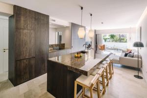 Puente Romano Beach Suites - private apartaments