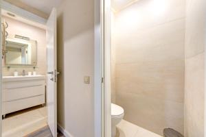 Апартаменти 2-кімнатні в центрі, м Олімпійська