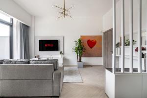 Guestready - Grey Pearl with Big Balcony
