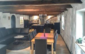 4 Bedroom Beautiful Home In Gärsnäs