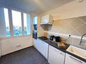 Appartement T2 clim, wifi, parking centre ville à 10mn, plage 20mn