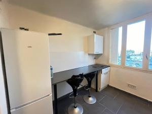 Appartement T2 clim, wifi, parking centre ville à 10mn, plage 20mn