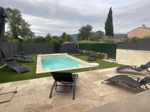 Appartements Gite au pied du Ventoux : photos des chambres