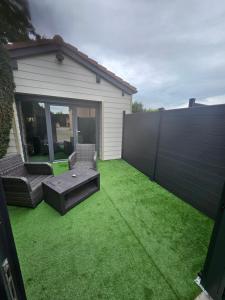 B&B / Chambres d'hotes hebergement privee Jaccuzzi en supplement : photos des chambres