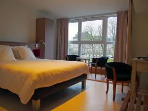 Logis Hôtel Les Pages - Bures