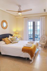 Vistas Increíbles y Confort en 1ª Línea de Playa