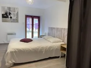 Les Gîtes de Monthermé La Maison authentique du centre historique - Deville