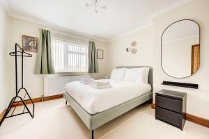GuestReady - Big 4BR by Horsenden Hill Park