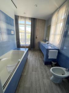 Hotels Hotel De France Perpignan Centre Ville : photos des chambres