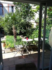 Charmant studio avec jardin