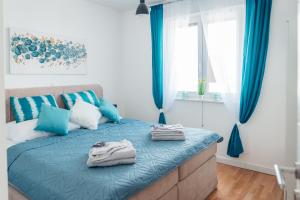 Sea Sun Slatine with 2 bedrooms and pool, near beach