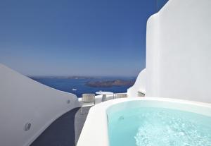 Imerovigli, Imerovigli, 84700, Santorini, Greece.