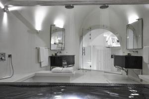 Dreams Luxury Suites Santorini Greece