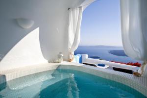 Dreams Luxury Suites Santorini Greece