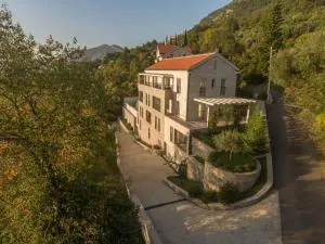 Panorama Bay Luxury Apartments - Kavač