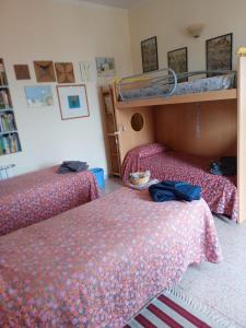 Familiensuite mit Balkon