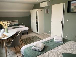 B&B / Chambres d'hotes Casa Di fiore : Chambre Quadruple - Vue sur Jardin