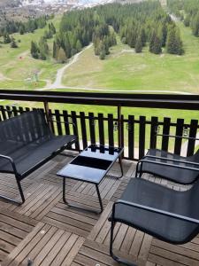 Studio aux pieds des pistes et des commerces