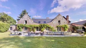 Villas Ecuries Val de Mai 35 pers 5 Gites 15 min Amiens : photos des chambres