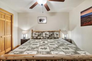 Peaceful Family Cabin with Hot Tub, Game Room, & More!