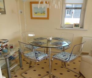 2 bedroom harbour view apartment in Kinsale