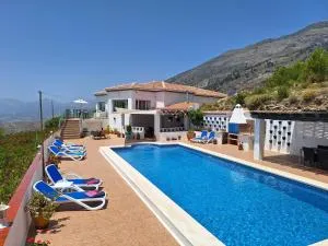 Casa Alta - exclusive large luxury private villa, large pool, amazing views, on the edge of the village and next to natural park - Canillas De Aceituno