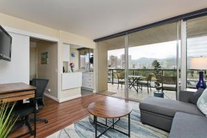 Waikiki Oasis 1-Bedroom on Nahua