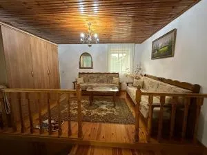 Geri Guesthouse - Kordhocë